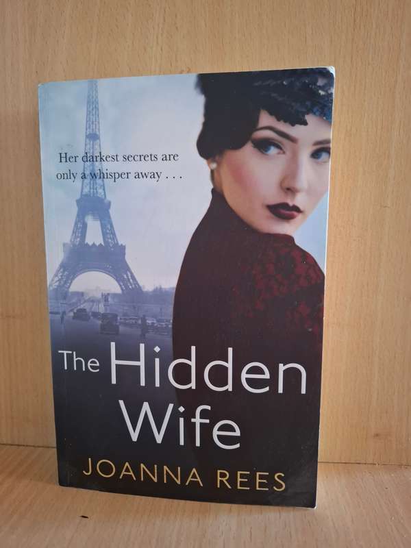 The Hidden Wife: Joanna Rees  (Paperback)
