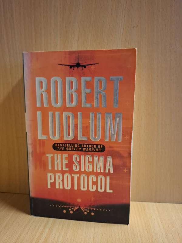 The Sigma Protocol: Robert Ludlum  (Paperback)
