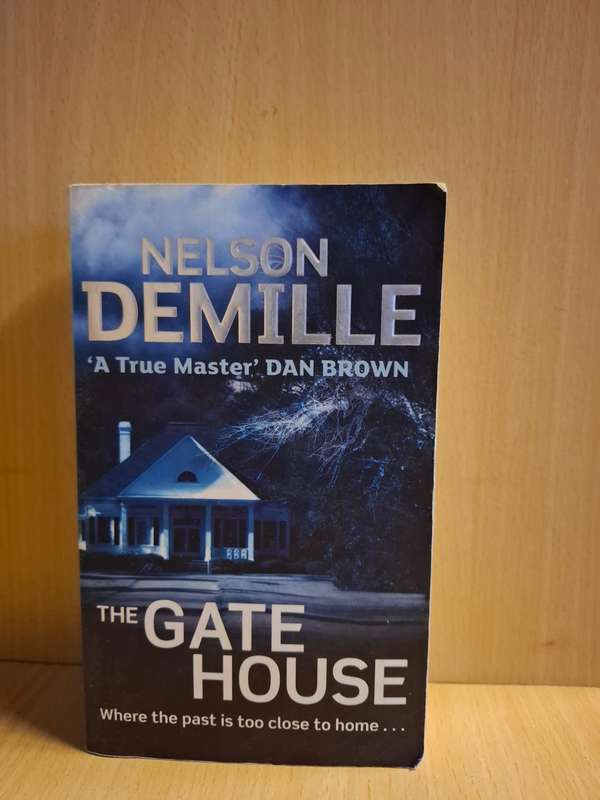 The Gate House: Nelson Demille (Paperback)