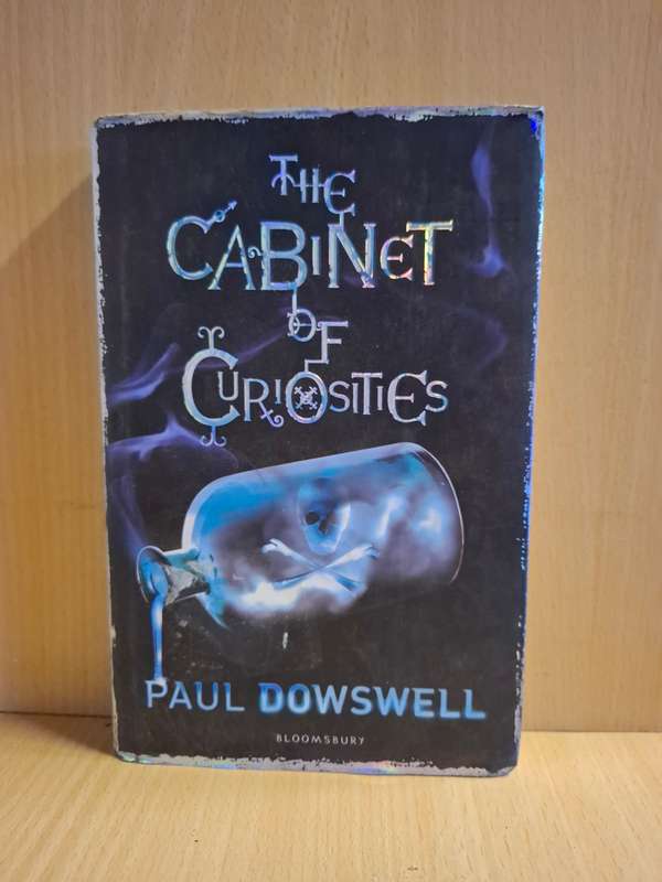 The Cabinet of Curiosities : Paul Dowswell (Hardcover)