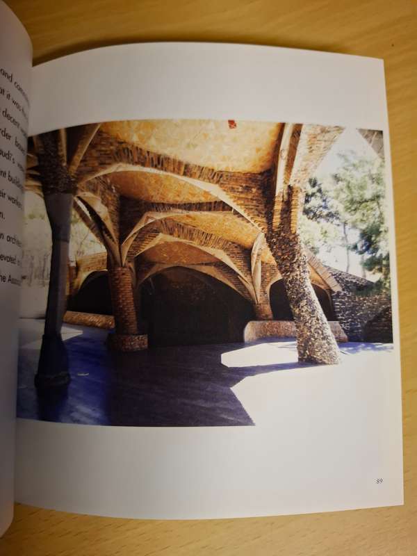 Antoni Gaudi  (Paperback)