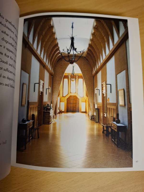 Antoni Gaudi  (Paperback)