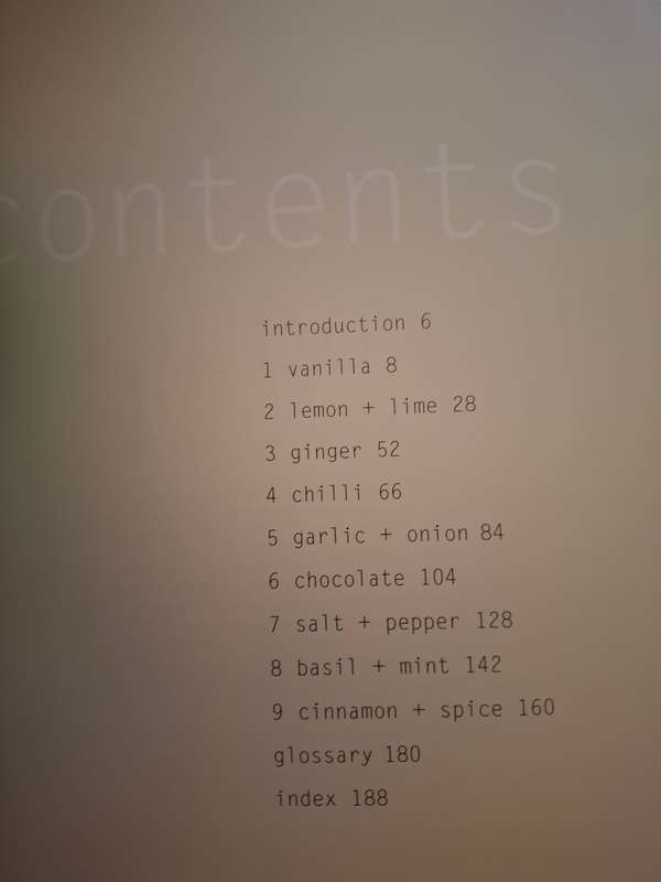 Marie Claire - Flavours : Donna Hay  (Paperback)