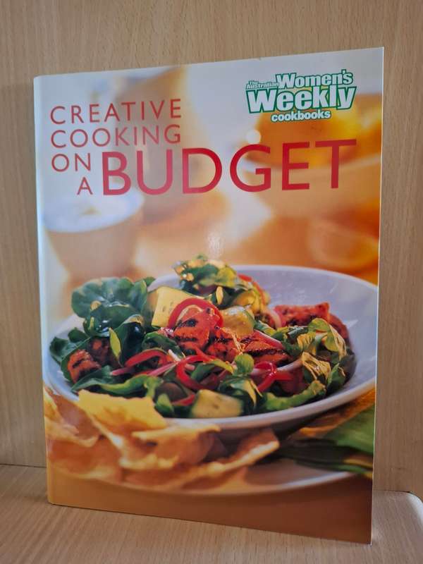 Australian Women`s Weekly - Creative Cooking on a Budget (Paperback)