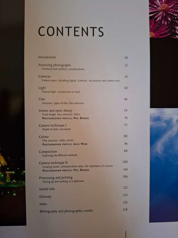 The Photography Handbook (A Step-By-Step Guide) Sue Hillyard  (Hardcover)