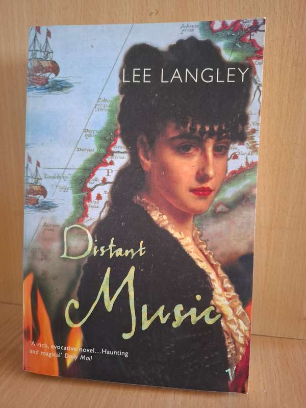 Distant Music : Lee Langley  (Paperback)