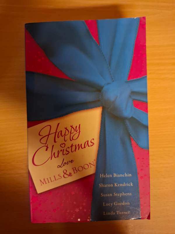 Mills & Boon - Happy Christmas Love