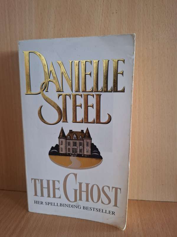 The Ghost : Danielle Steel  (Paperback)