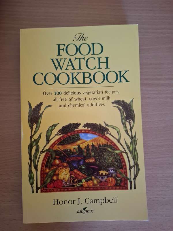 The Food Watch Cookbook - Over 300 vegetarian recipes : Honor J. Campbell  (Paperback)