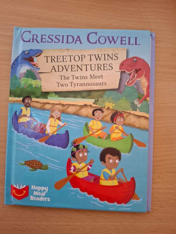 Treetop Twins Adventures - The Twins Meet Two Tyrannosaurs : Cressida Cowell (Hardcover)