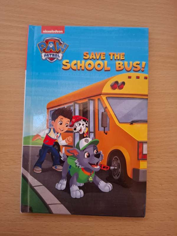 Paw Patrol - Save the School Bus  (Hardcover)