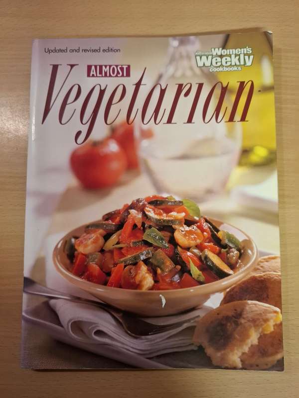 The Australian Women`s Weekly - Almost Vegetarian  (Paperback)
