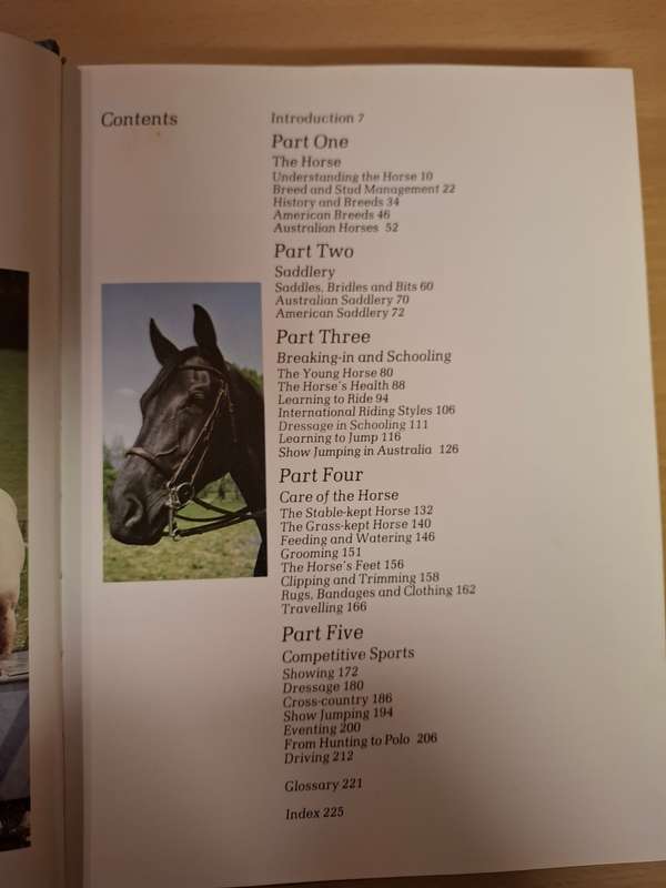 The Country Life Book of The Horse Edited by Robert Owen  (Hardcover)