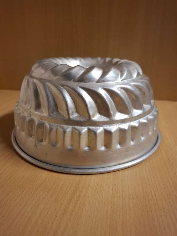 Metal Jelly Mould  (width 20cm height 10cm)