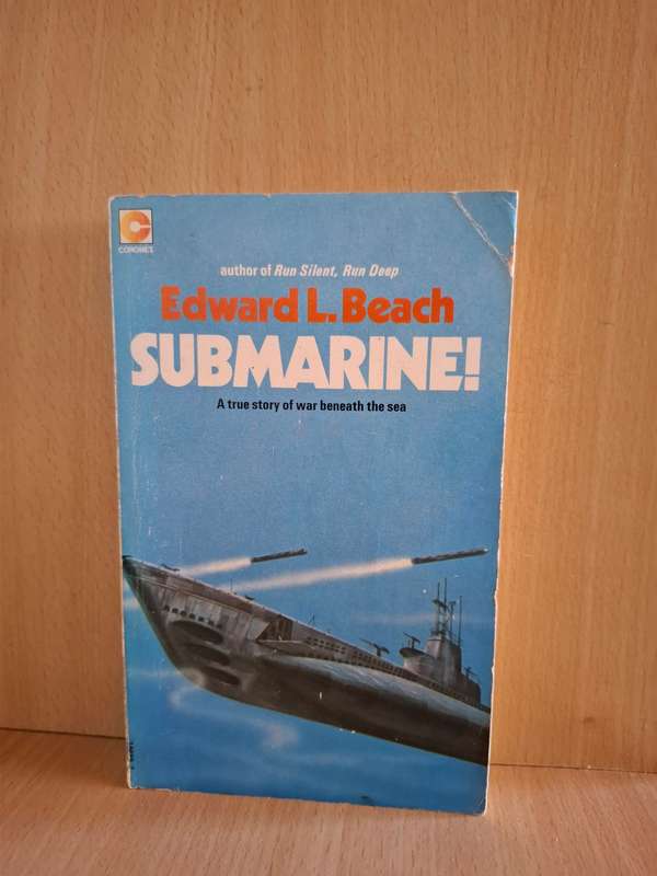 Submarine - A true story of war beneath the sea : Edward L. Beach  (Paperback)