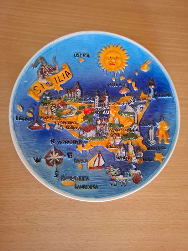 Sicilia Souvenier Wall Plate - width 18cm