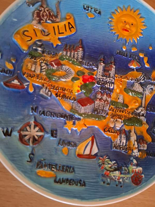 Sicilia Souvenier Wall Plate - width 18cm