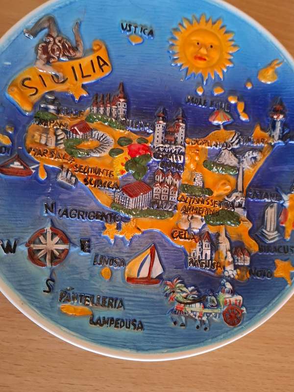Sicilia Souvenier Wall Plate - width 18cm