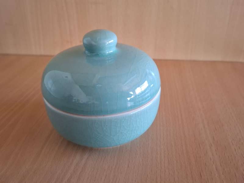 Round Ceramic Lidded Sugar Bowl - width 10cm height 7cm