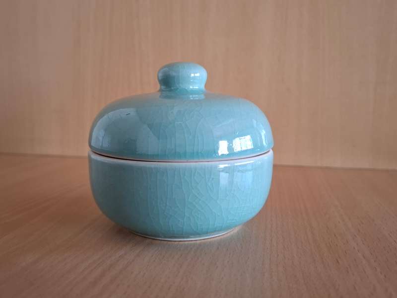 Round Ceramic Lidded Sugar Bowl - width 10cm height 7cm