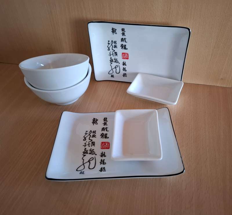 Set of 6 - 2 x Small Chinese Dishes, 2 x Small Bowls, 2 x Small Sauce Bowls