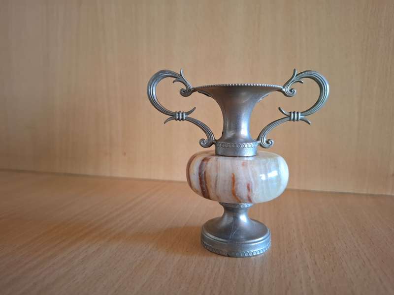 Vintage Onyx Bud Vase - height 7cm width 9cm