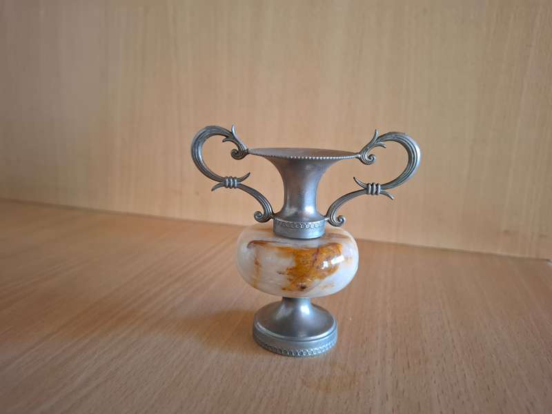 Vintage Onyx Bud Vase - height 7cm width 9cm