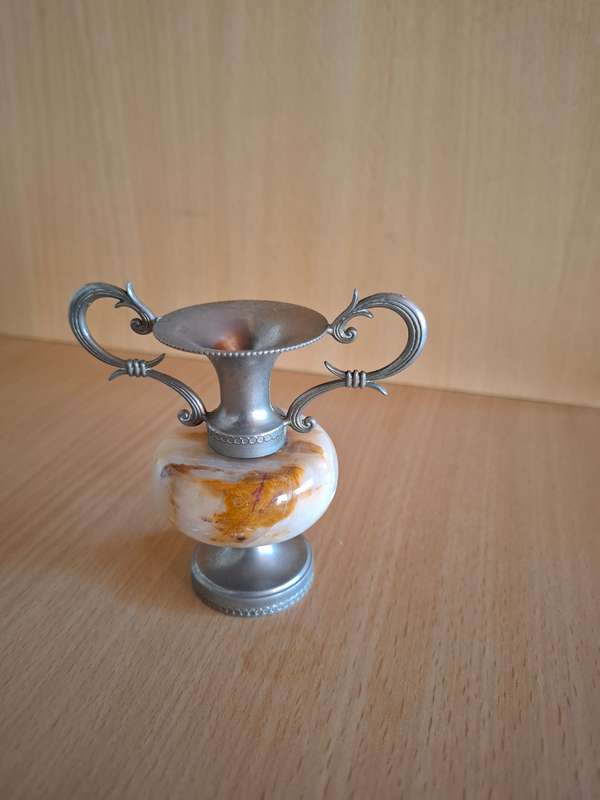 Vintage Onyx Bud Vase - height 7cm width 9cm