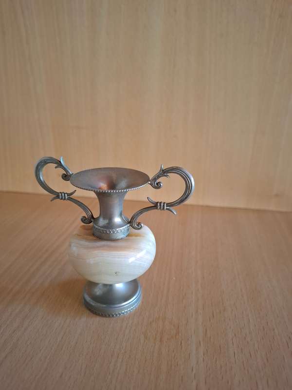 Vintage Onyx Bud Vase - height 7cm width 9cm
