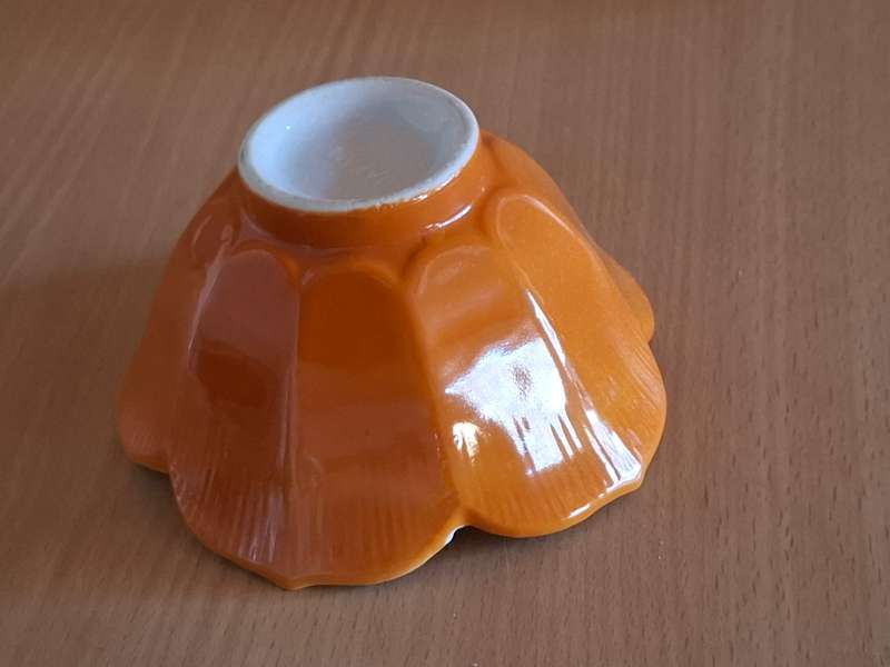 Small Vintage Petal Shaped Bowl - width 12cm height 6cm