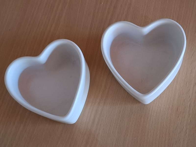 Set of 2 White Ceramic Heart Shape Dish - 9cm x 9cm height 4cm