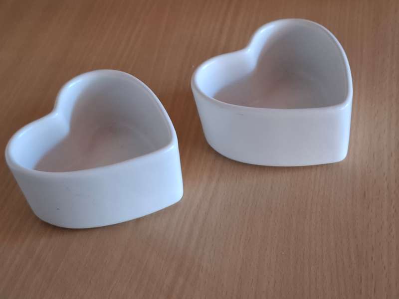 Set of 2 White Ceramic Heart Shape Dish - 9cm x 9cm height 4cm