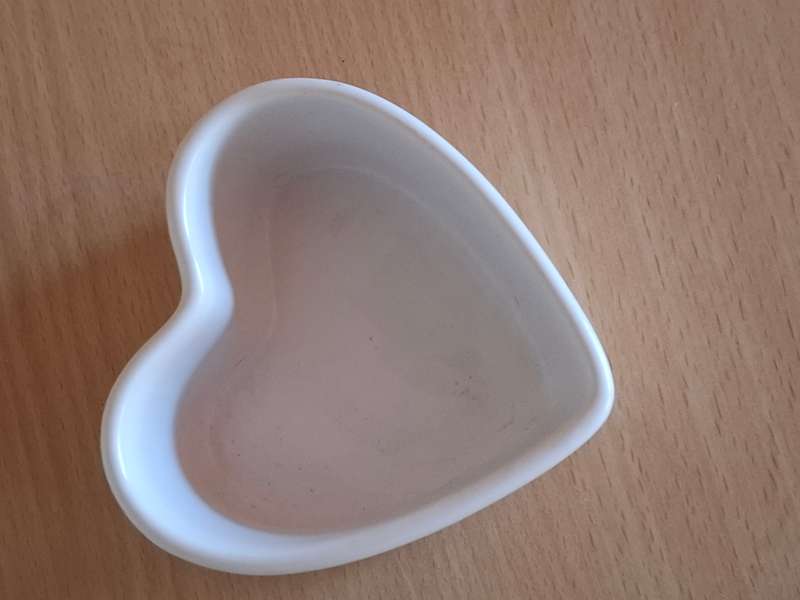 Set of 2 White Ceramic Heart Shape Dish - 9cm x 9cm height 4cm