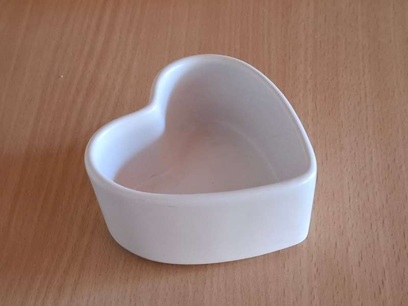 Set of 2 White Ceramic Heart Shape Dish - 9cm x 9cm height 4cm