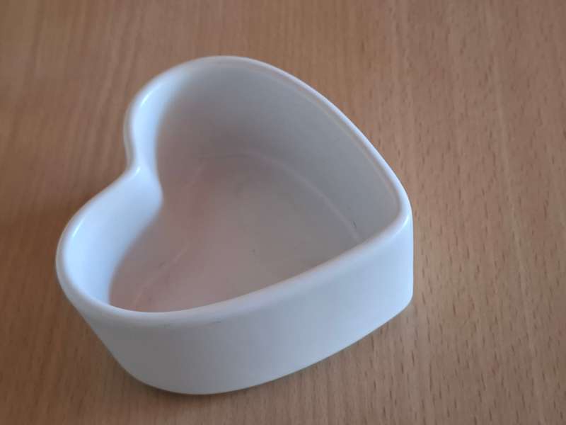 Set of 2 White Ceramic Heart Shape Dish - 9cm x 9cm height 4cm