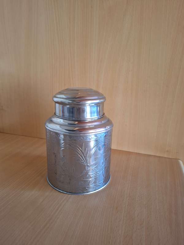 Agatha`s Bester Tea Tin/Tea Caddy - height 18cm width 13cm