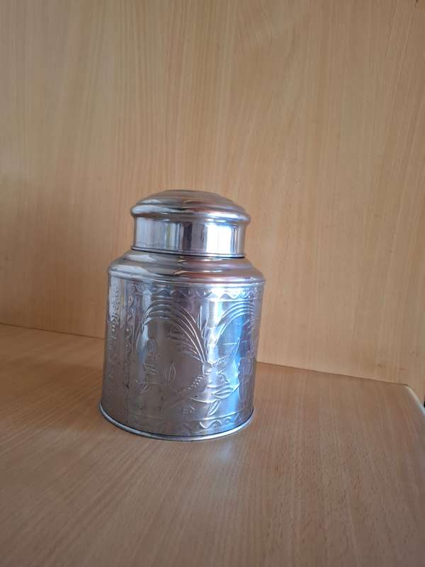 Agatha`s Bester Tea Tin/Tea Caddy - height 18cm width 13cm