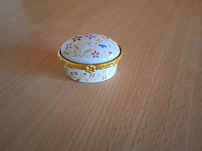 Small Trinket Holder - 5cm x 4cm height 4cm