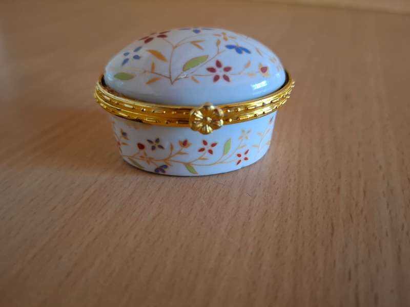 Small Trinket Holder - 5cm x 4cm height 4cm