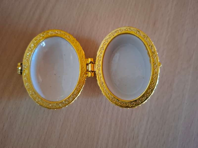 Small Trinket Holder - 5cm x 4cm height 4cm