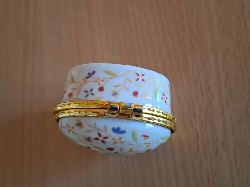 Small Trinket Holder - 5cm x 4cm height 4cm