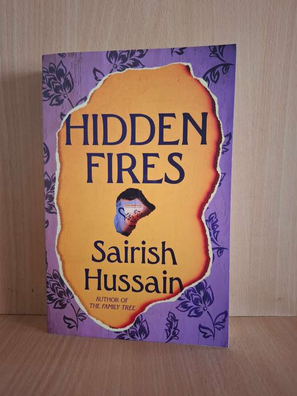 Hidden Fires : Sairish Hussain  (Paperback)