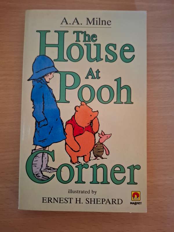 The House at Pooh Corner : A.A. Milne  (Paperback)