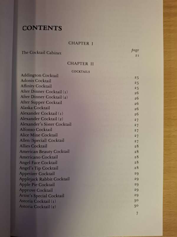 The Cocktail Bar - A Collection of 400 Recipes by Charles Edited by `Carlos of Raffles` (Paperback)