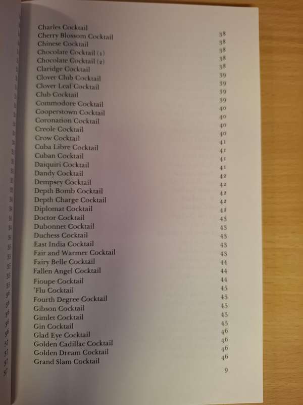 The Cocktail Bar - A Collection of 400 Recipes by Charles Edited by `Carlos of Raffles` (Paperback)