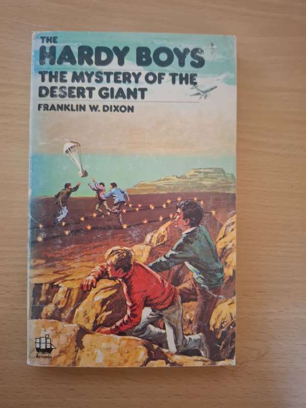 The Hardy Boys - The Mystery of The Desert Giant : Franklin W. Dixon  (Paperback)