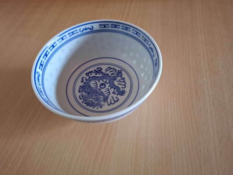 Round Blue & White Chinese Bowl - width 11cm height 6cm