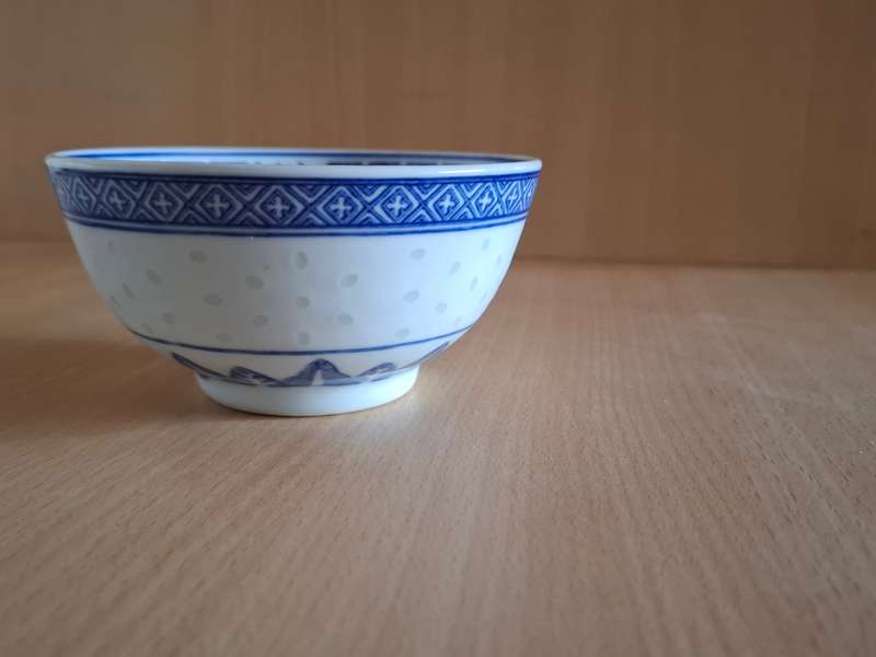 Round Blue & White Chinese Bowl - width 11cm height 6cm