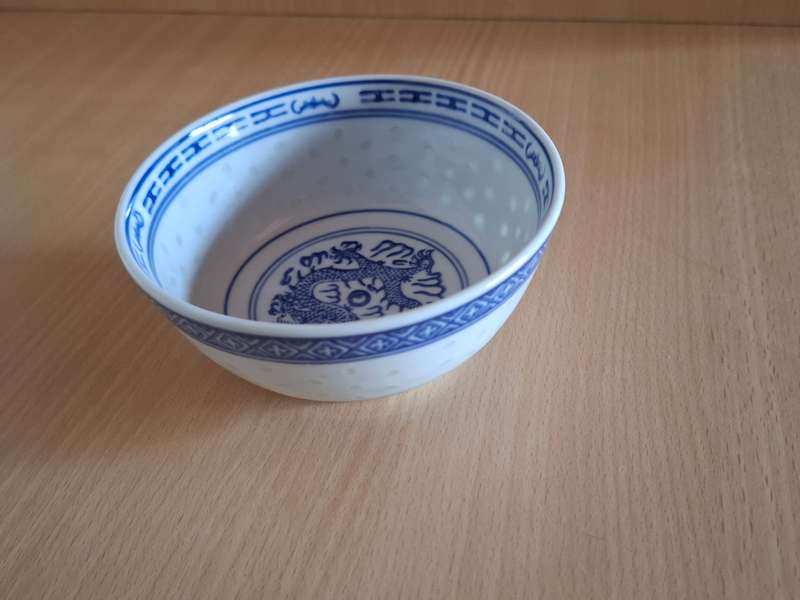 Round Blue & White Chinese Bowl - width 11cm height 6cm