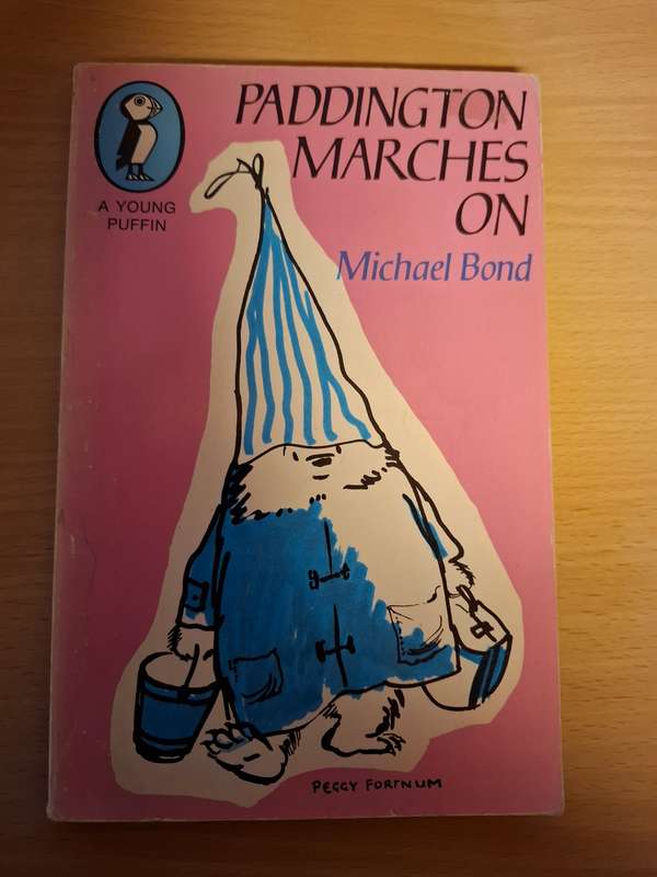 Paddington Marches On : Michael Bond  (Paperback)